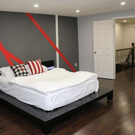 Quiet And Contemporary Home Markham Luaran gambar