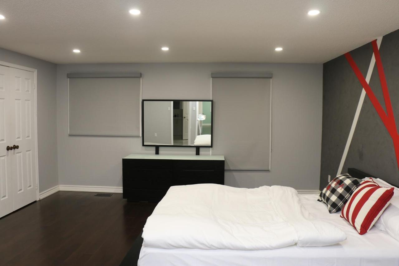 Quiet And Contemporary Home Markham Luaran gambar