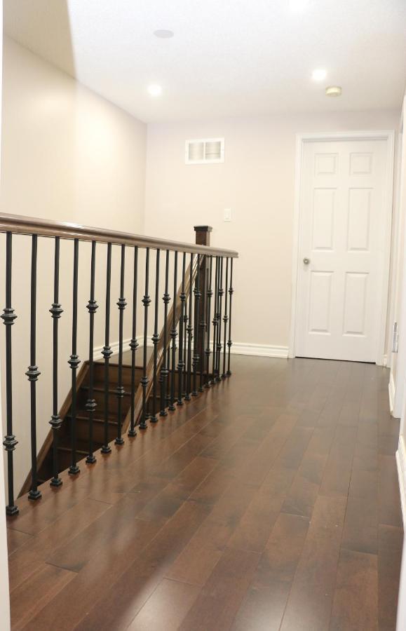 Quiet And Contemporary Home Markham Luaran gambar