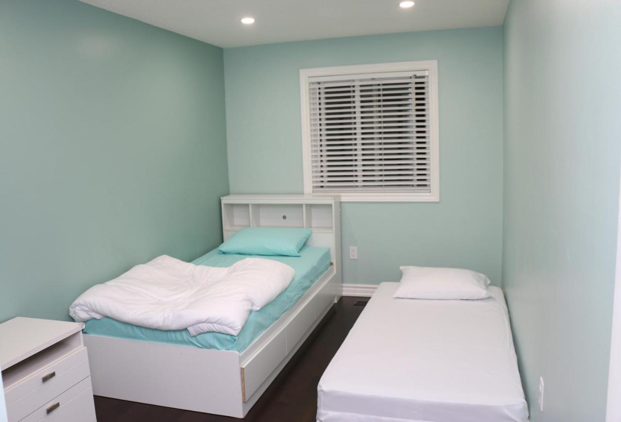 Quiet And Contemporary Home Markham Luaran gambar